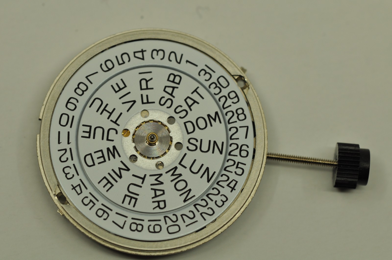 12139434681757646715